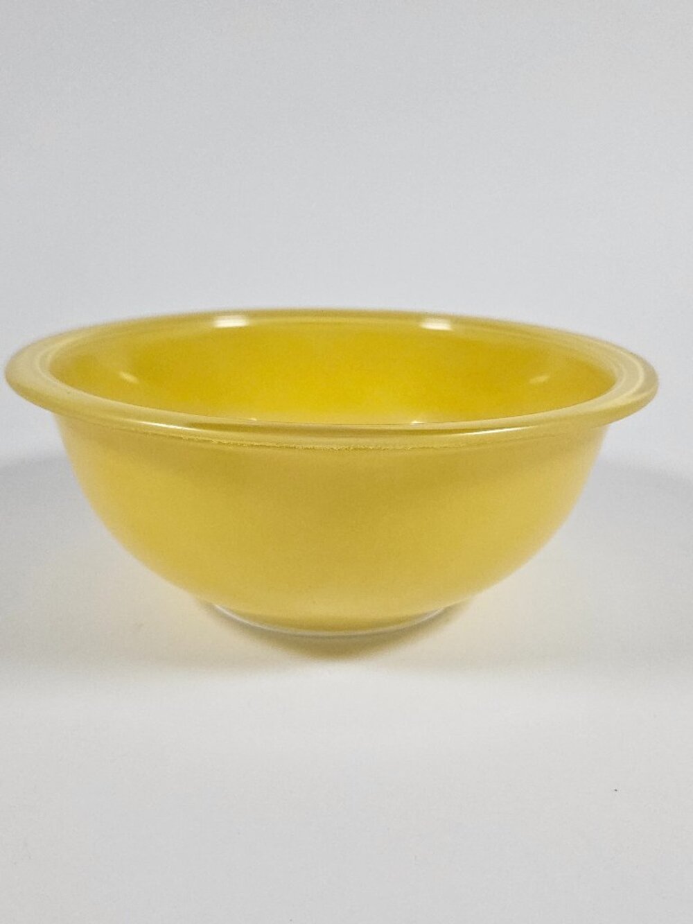 Vintage Pyrex Corning Yellow Rainbow 1.5 L 323 Clear Bottom Mixing Serving Bowl